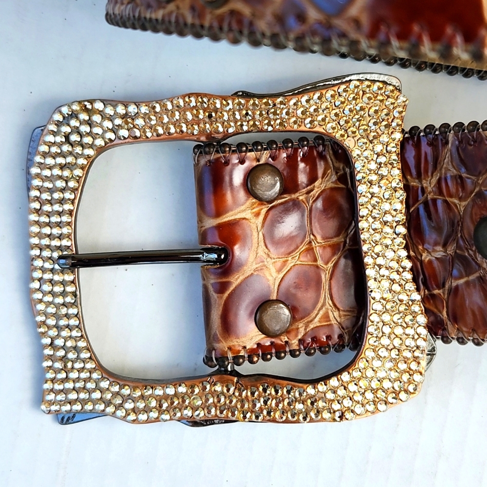 B.B. SIMON SWAROVSKI CRYSTALS AND ITALIAN LEATHER BELT - Picture 6 of 14